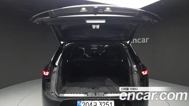 Land Rover Range Rover Sport 2023 — ფოტო 16/32