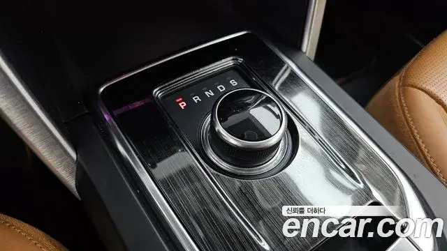 Land Rover Discovery Sport 2019 — Photo 32/36