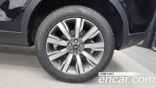 Land Rover Discovery Sport 2019 — Photo 5/36