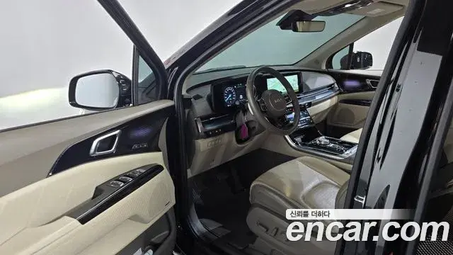 Kia Carnival 2023 — ფოტო 12/37