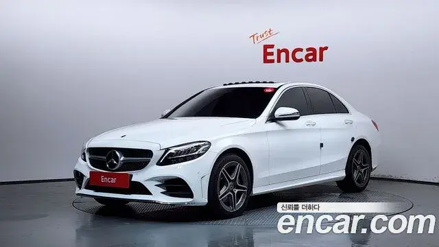 Mercedes-Benz C-Class 2019 — Şəkil 26/32