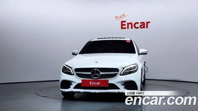 Mercedes-Benz C-Class 2019 — Şəkil 23/32
