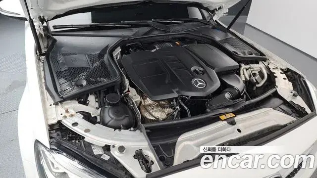 Mercedes-Benz C-Class 2019 — Şəkil 7/32