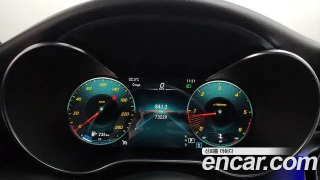 Mercedes-Benz C-Class 2019 — Şəkil 18/32
