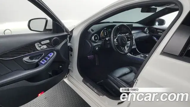 Mercedes-Benz C-Class 2019 — Şəkil 22/32
