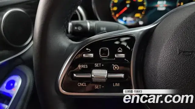 Mercedes-Benz C-Class 2019 — Şəkil 25/32