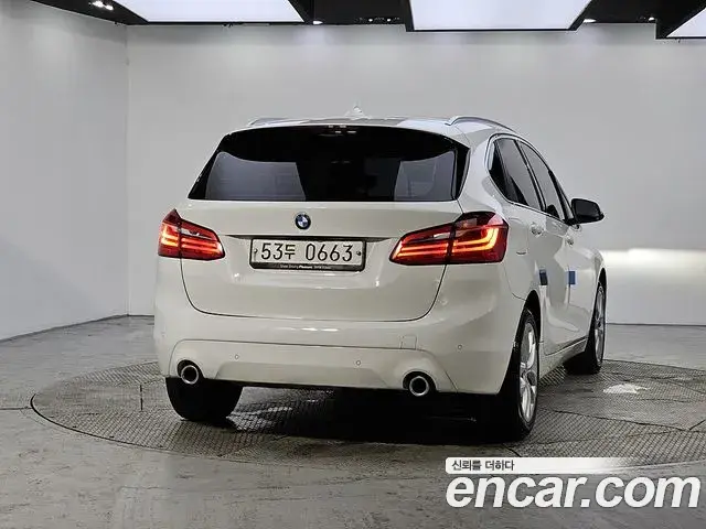 BMW 2 Series Active Tourer 2019 — Şəkil 15/20