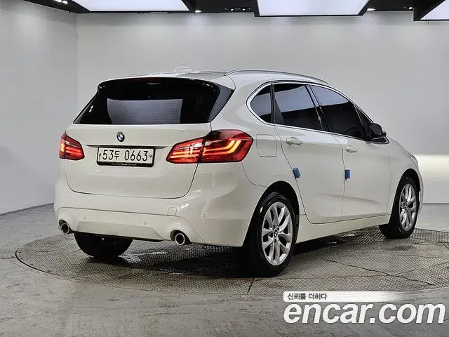BMW 2 Series Active Tourer 2019 — Şəkil 16/20