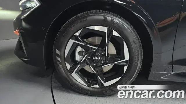 Kia K5 2025 — Photo 10/30