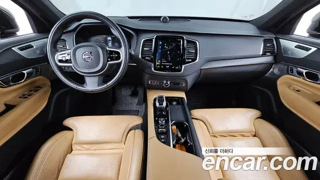 Volvo XC90 2021 — Photo 9/37