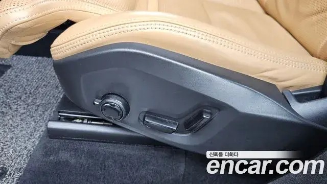 Volvo XC90 2021 — Photo 29/37