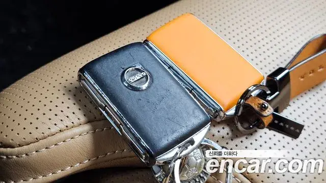 Volvo XC90 2021 — Photo 34/37