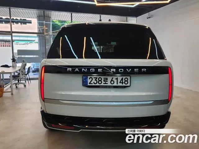 Land Rover Range Rover 2024 — Photo 8/18