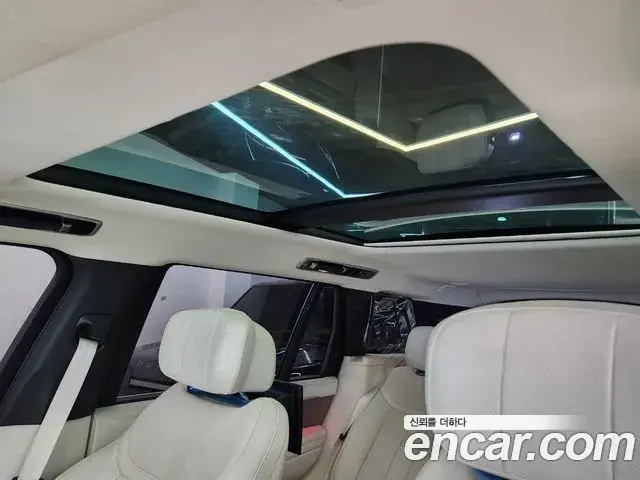 Land Rover Range Rover 2024 — Photo 2/18