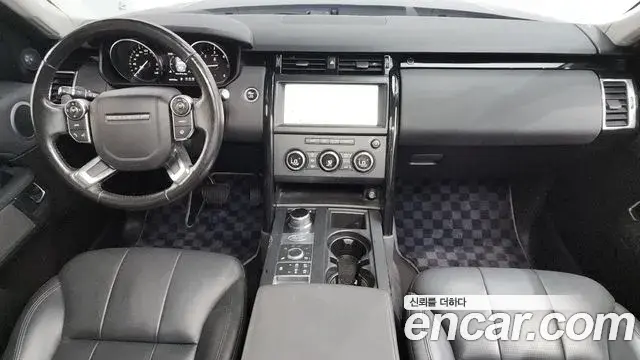 Land Rover Discovery 5 2018 — Photo 15/20