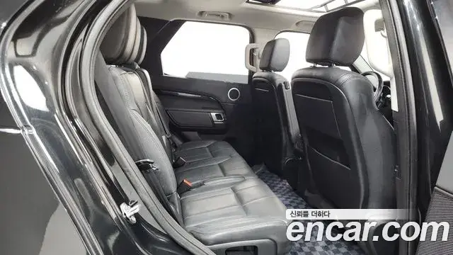 Land Rover Discovery 5 2018 — Photo 18/20