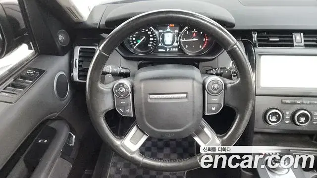 Land Rover Discovery 5 2018 — Photo 12/20