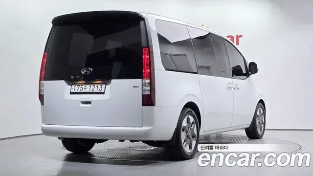 Hyundai Staria 2022 — Фото 2/20