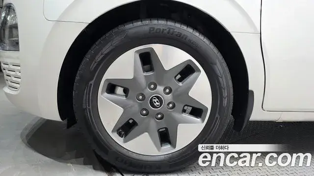 Hyundai Staria 2022 — Фото 5/20