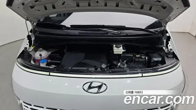 Hyundai Staria 2022 — Фото 6/20