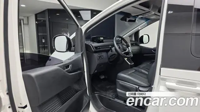 Hyundai Staria 2022 — Фото 10/20