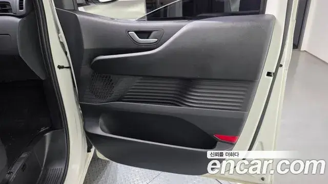 Hyundai Staria 2022 — Şəkil 10/31