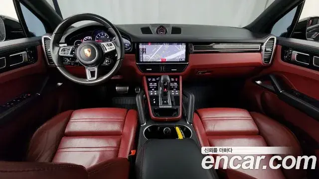 Porsche Cayenne 2020 — ფოტო 30/35