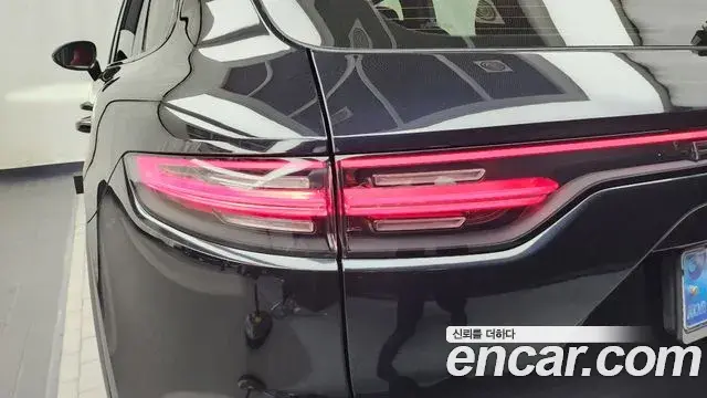 Porsche Cayenne 2020 — ფოტო 19/35