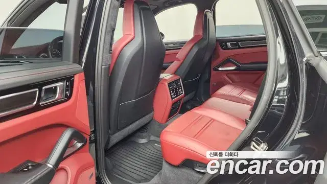Porsche Cayenne 2020 — ფოტო 4/35