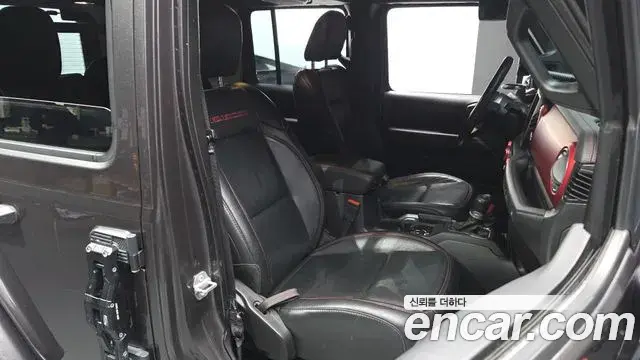 Jeep Wrangler 2019 — Photo 28/30