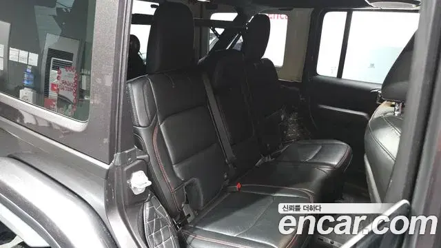 Jeep Wrangler 2019 — Photo 17/30