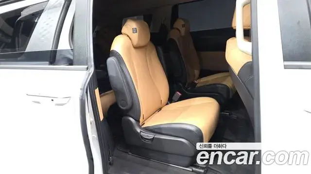 Kia Carnival 2023 — Фото 12/20