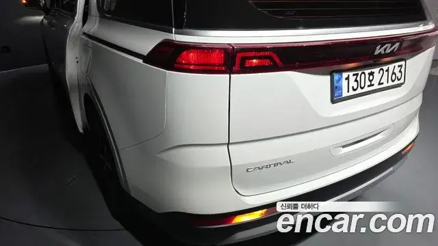 Kia Carnival 2023 — ფოტო 3/39