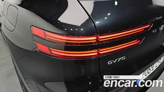 Genesis GV70 2024 — Şəkil 15/33