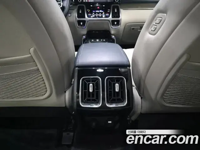 Kia Sorento 2023 — Фото 16/20