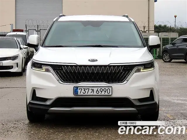 Kia Carnival 2021 — Фото 10/20