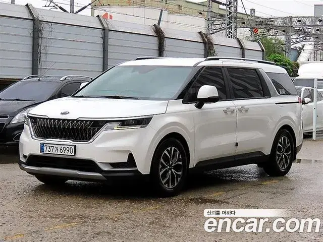 Kia Carnival 2021 — Фото 1/20