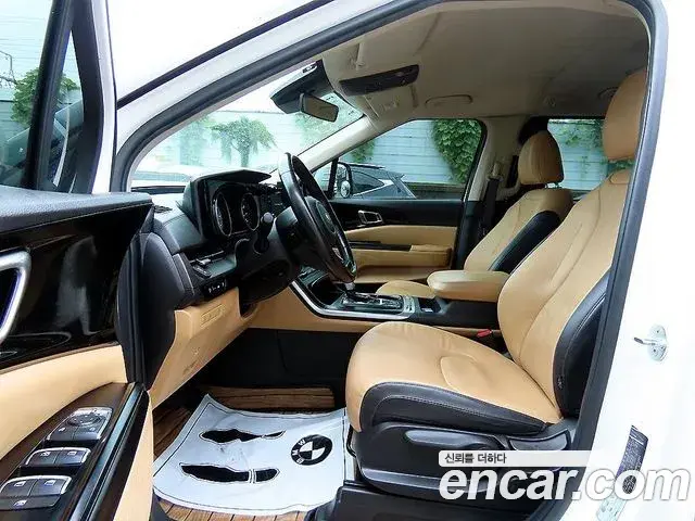 Kia Carnival 2021 — Фото 4/20