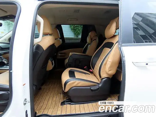 Kia Carnival 2021 — Фото 5/20