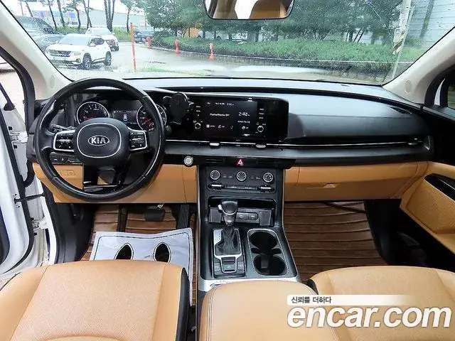 Kia Carnival 2021 — Фото 7/20