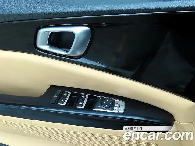 Kia Carnival 2021 — Фото 12/20