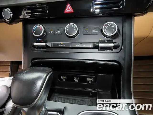 Kia Carnival 2021 — Фото 15/20