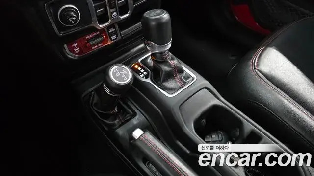 Jeep Wrangler 2022 — Фото 9/20