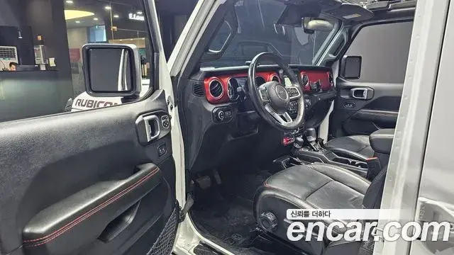 Jeep Wrangler 2019 — ფოტო 19/32