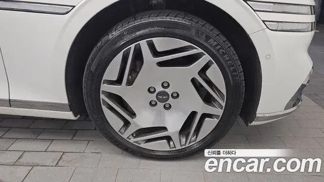 Genesis G90 2022 — Şəkil 30/41