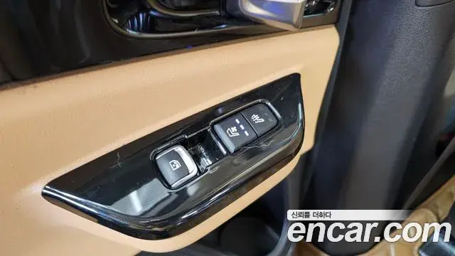 Kia Carnival 2021 — Фото 19/20