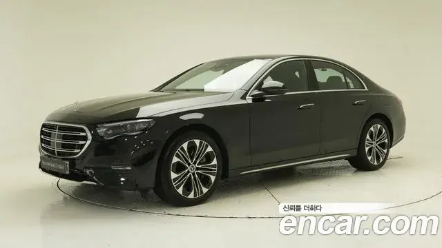 Mercedes-Benz E-Class 2025 — Фото 18/18