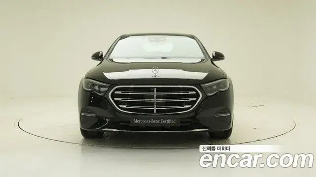 Mercedes-Benz E-Class 2025 — Фото 2/18