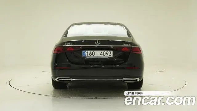 Mercedes-Benz E-Class 2025 — Фото 3/18