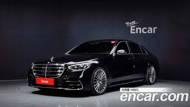 Mercedes-Benz S-Class 2023 — Photo 4/34